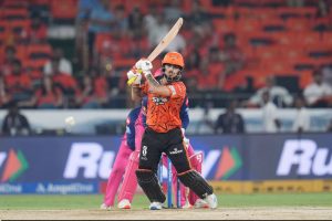 হায়দরাবাদে ঝড় তুলল সানরাইজার্স, রাজস্থানকে ৫৭ রানে উড়িয়ে দিল