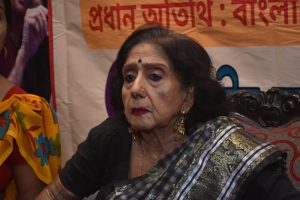 ভুয়ো অসুস্থতার খবরে উদ্বেগ, তবে সুস্থ আছেন সাবিত্রী চট্টোপাধ্যায়