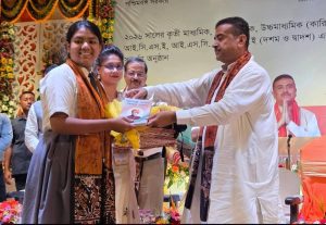 ধনধান্য অডিটোরিয়ামে কৃতী ছাত্রছাত্রীদের সংবর্ধনা, উপস্থিত মুখ্যমন্ত্রী শুভেন্দু অধিকারী
