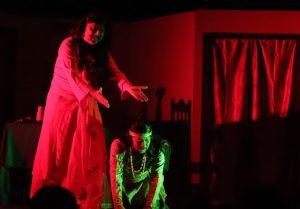 একাডেমিতে দর্শকদের উচ্ছ্বসিত উপস্থিতিতে মঞ্চস্থ বেলঘরিয়া থিয়েটার একাডেমির ‘পরচুলা’