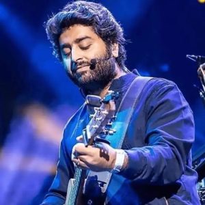 চিকিৎসকের চেম্বারে অরিজিৎ! ভাইরাল ছবিতে উদ্বিগ্ন অনুরাগীরা, তবু মুখে সেই চিরচেনা হাসি