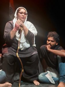 ‘স্বাধীনতা তোমার জন্য’ নাটকে জাতীয় চেতনার প্রশ্ন, মুগ্ধ দর্শক তৃপ্তি মিত্র নাট্যগৃহে