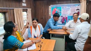 ডায়মন্ড হারবার স্টেশনে রেলের বহুমুখী মেগা স্বাস্থ্য শিবির, রেলকর্মী ও চুক্তিভিত্তিক কর্মীদের স্বাস্থ্যসেবায় বিশেষ উদ্যোগ।