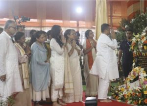 উত্তম স্মরণে কেওড়াতলায় আবক্ষ মূর্তি উন্মোচন, জন্মশতবর্ষ উপলক্ষে একাধিক বড় ঘোষণা মুখ্যমন্ত্রীর