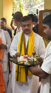 আদ্যাপীঠ মন্দিরে পুজো দিলেন মুখ্যমন্ত্রী, সূচনা অ্যাম্বুলেন্স পরিষেবার
