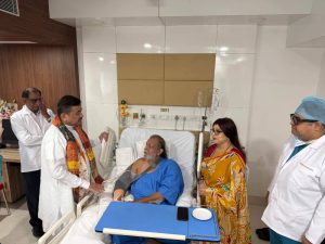 অসুস্থ মিঠুন চক্রবর্তীকে দেখতে হাসপাতালে মুখ্যমন্ত্রী শুভেন্দু অধিকারী