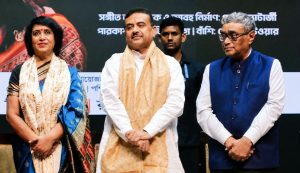 কলকাতায় ফেরা নিয়ে বিতর্ক, বামেদের নিশানায় তসলিমা