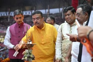 মহালয়ায় রেড রোডে বর্ণময় শোভাযাত্রা, বাংলার লোকসংস্কৃতির উদ্‌যাপনে মুখরিত কলকাতা